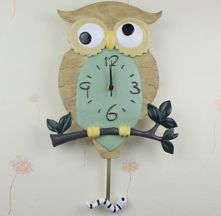 Creative Resin Owl Wall Clock - Quartz Timepiece