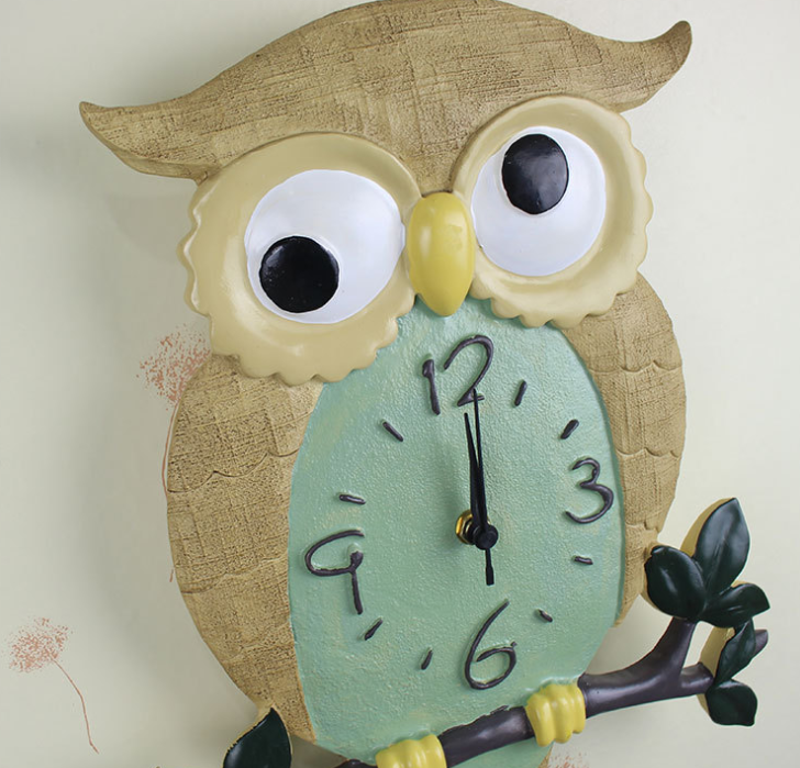 Creative Resin Owl Wall Clock - Quartz Timepiece